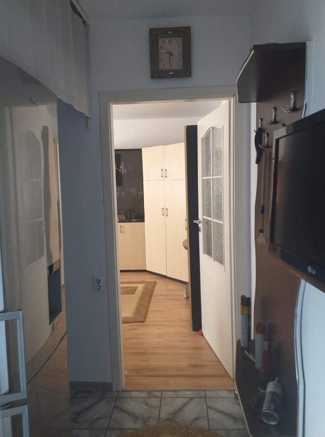 Apartament cu regim hotelier in Dr.Tr. Severin Drobeta Turnu Severin Exterior foto