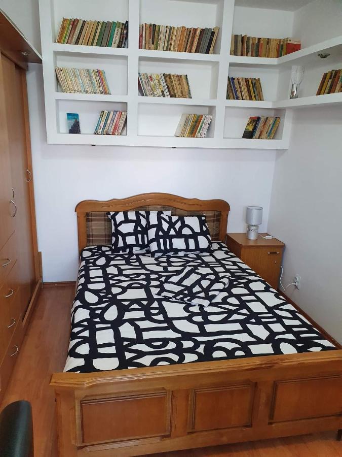 Apartament cu regim hotelier in Dr.Tr. Severin Drobeta Turnu Severin Exterior foto