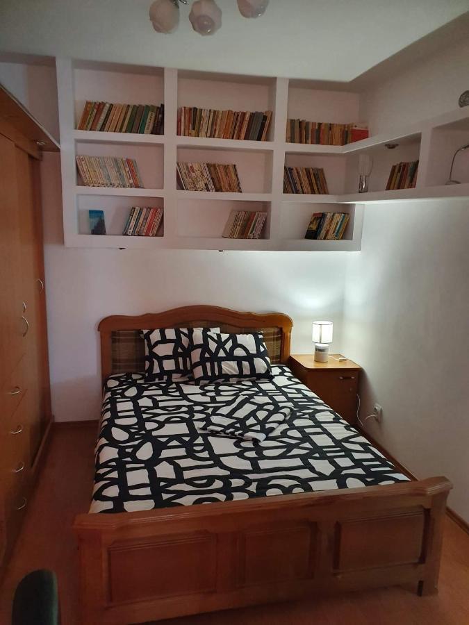 Apartament cu regim hotelier in Dr.Tr. Severin Drobeta Turnu Severin Exterior foto